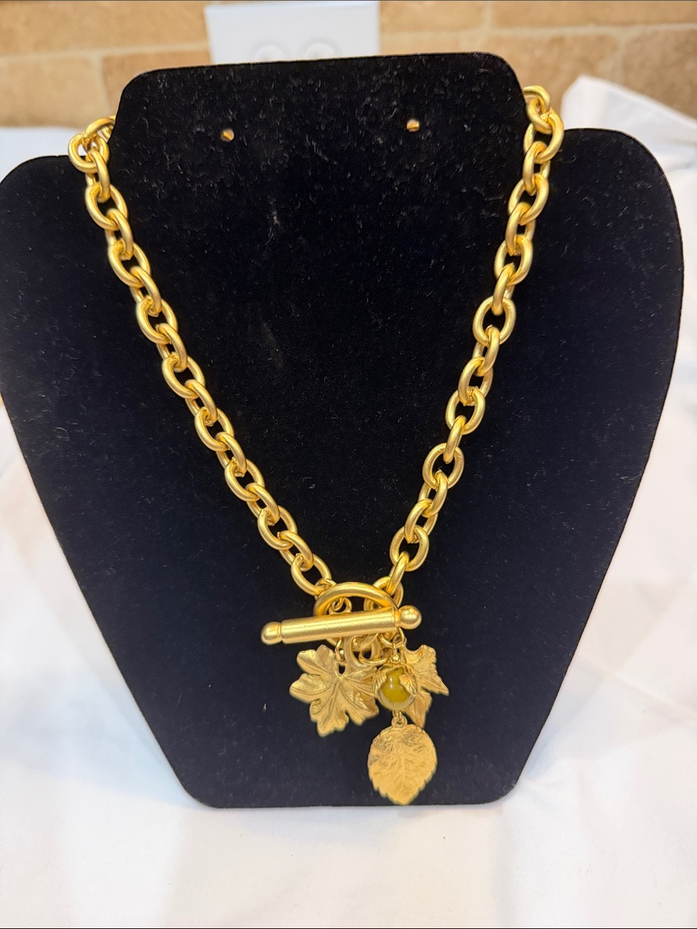 Gold-Tone Leaf Charm Toggle Chain Necklace - Women's Fashion Jewelry
